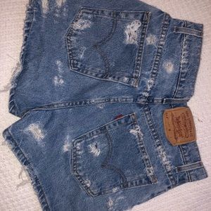 LEVIS distressed highwaist short